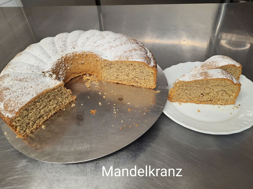 Mandelkranz Auch Ideal Als Osterhase Oder Lamm - Rezepte Suchen